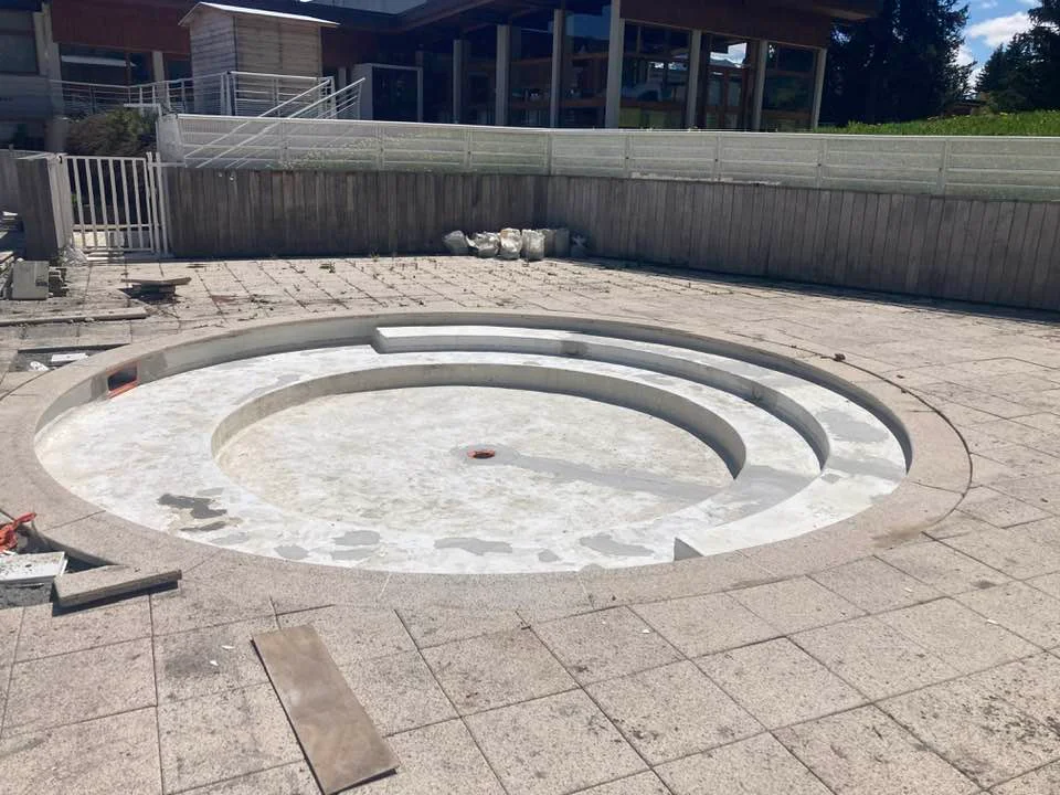 Finition de plage de piscine